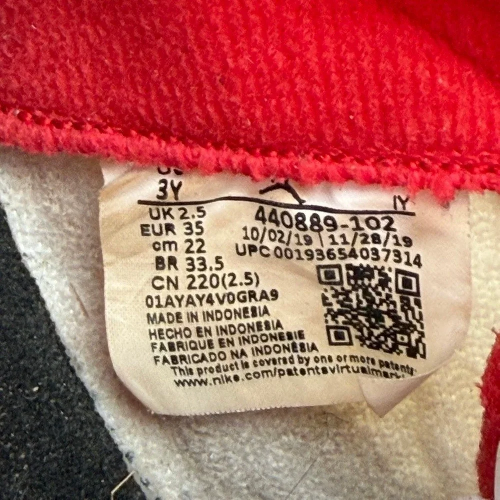 Air Jordan 5 Retro OG Fire Red 440889-102 Size 3Y‎